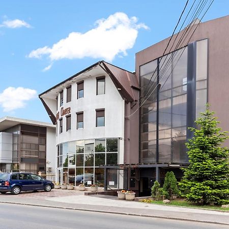 Hotel Charter Otopeni Bagian luar foto