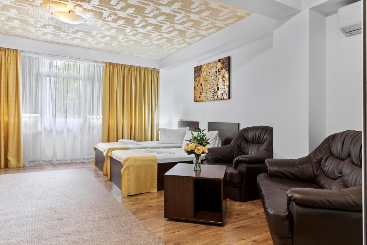 Hotel Charter Otopeni Bagian luar foto