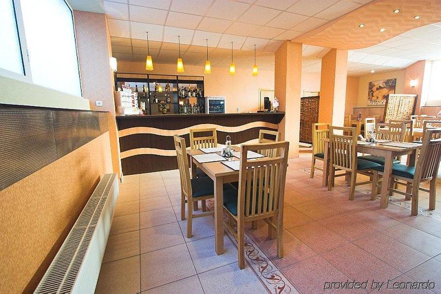 Hotel Charter Otopeni Restoran foto